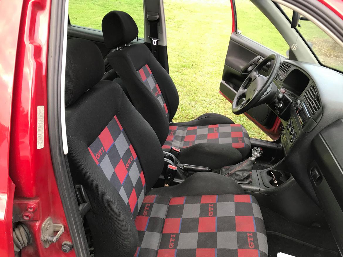 VW Vento 1.8 GTI LOOK Projekt billede 11