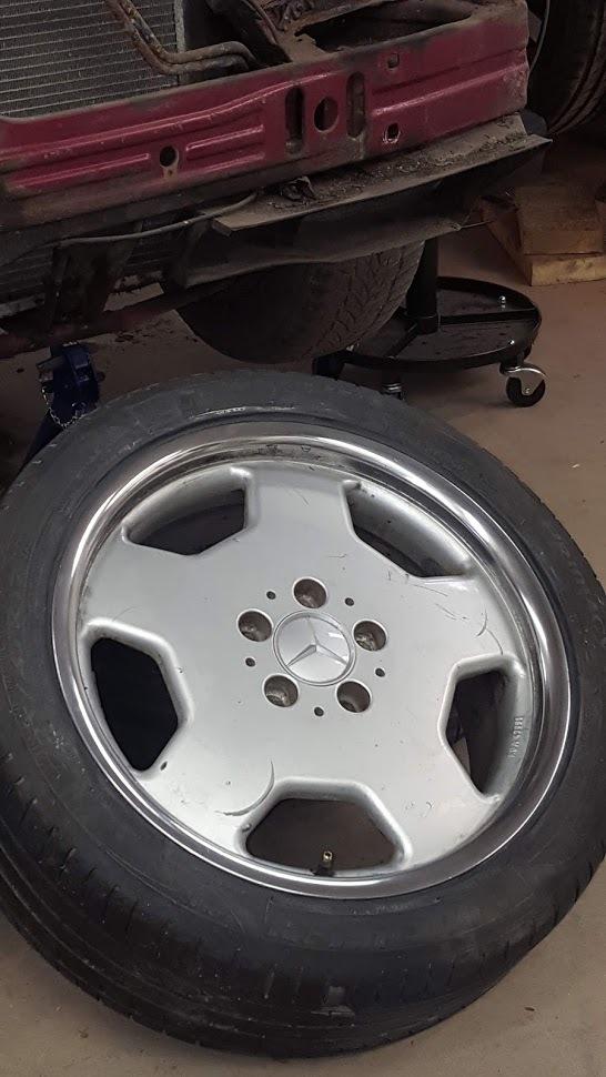 Mercedes Benz W124 300D Turbo - Sommerfælge, som lige skal omlakeres billede 11