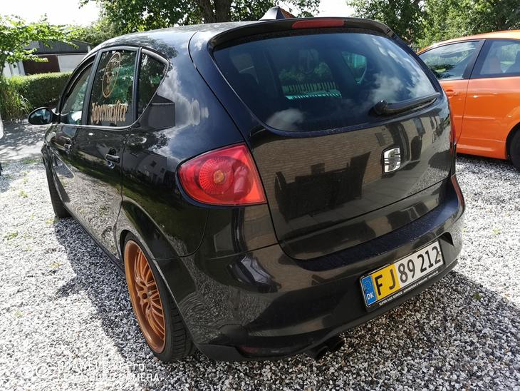 {{currentPhoto.altText}} billede {{currentPhoto.number}}