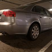 Audi A4 B7 1.8T LIMOUSINE  (SOLGT)