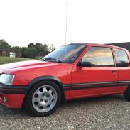 Peugeot 205 gti