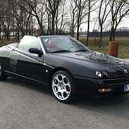 Alfa Romeo Spider 916