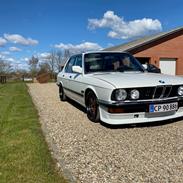 BMW E28 520i