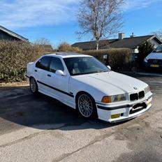 BMW E36 320i  ( 325i )