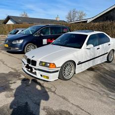 BMW E36 320i  ( 325i )