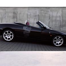 Alfa Romeo Spider 916