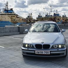 BMW E39 540i