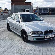 BMW E39 540i