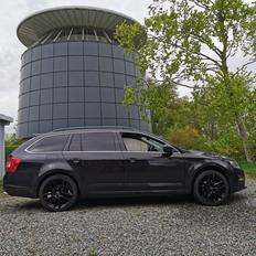 Skoda Octavia Combi Elegance 2.0TDI 