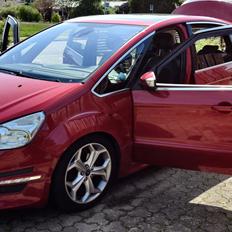 Ford S-Max Titanium S