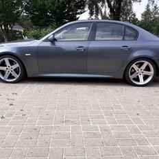BMW 545i