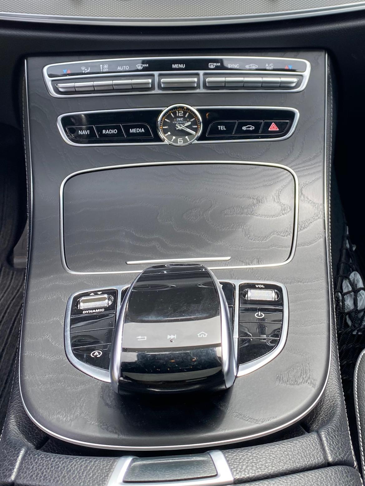 Mercedes Benz E220d Avantgarde (W213) - Sort åbenporet asketræ og IWC ur billede 6
