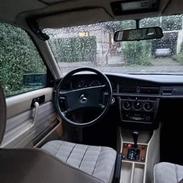 Mercedes Benz 190E