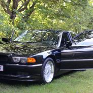 BMW E38 740i 