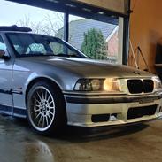 BMW E36 323i