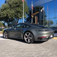 Porsche 911 Carrera S (992)