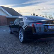 Tesla Model S85