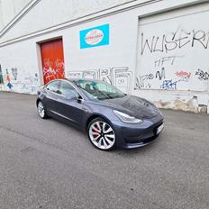 Tesla Model 3 Performance