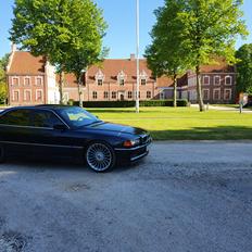 BMW E38 740i
