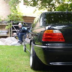 BMW E38 740i 