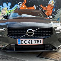 Volvo Volvo V60 2,0 B4 Mild hybrid R-design 2021..