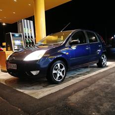 Ford Fiesta Mk. 6 *SKROTTET*