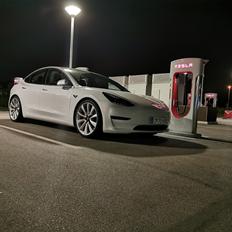 Tesla Model 3 Performance