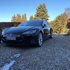 Tesla Model S85