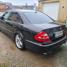 Mercedes Benz W211 e500 avantgarde