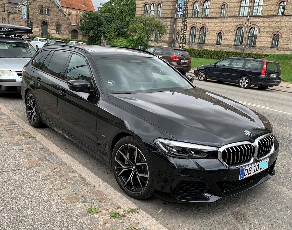 BMW 520d Touring xDrive M-Sport billede 1