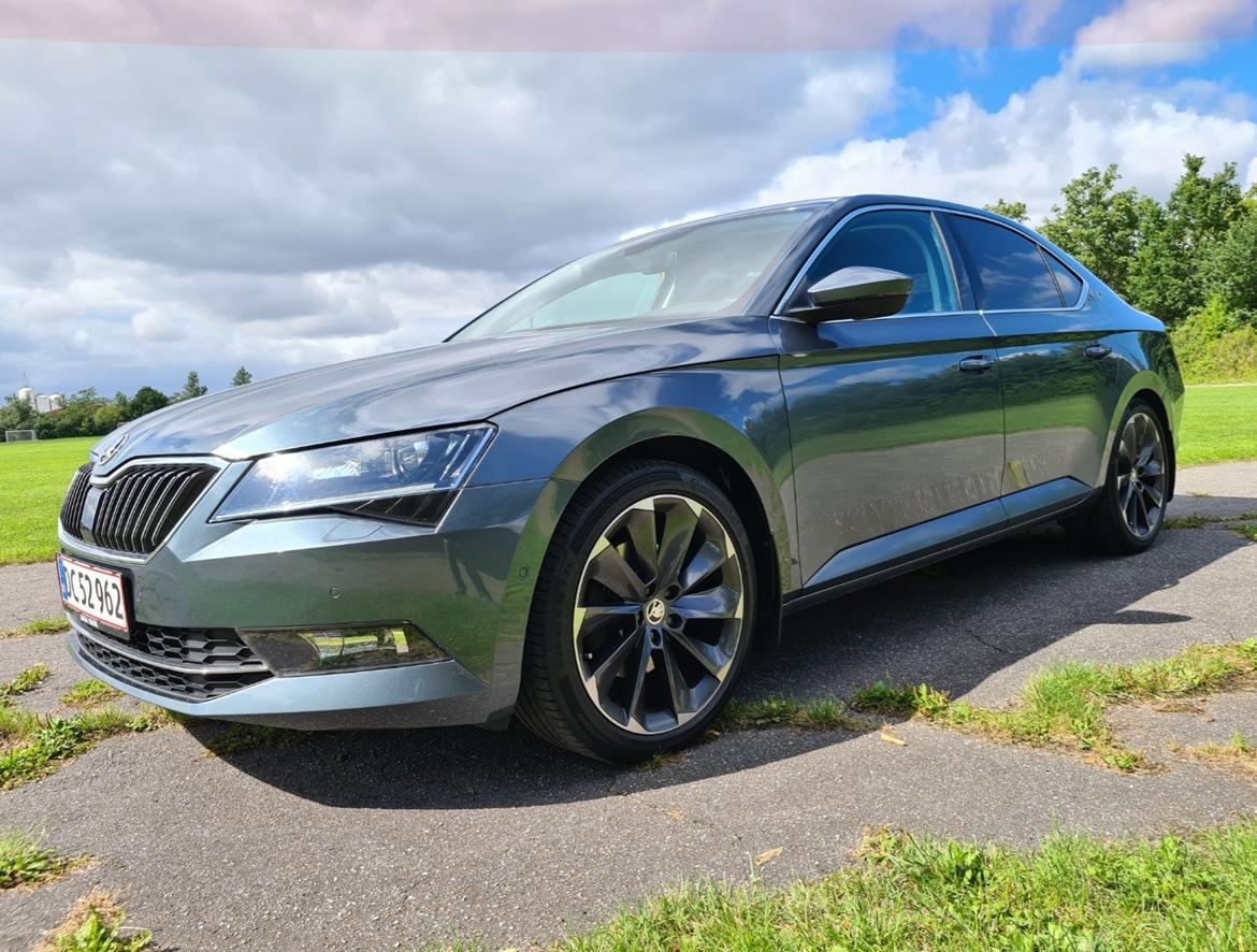 Skoda Superb 2.0 TDI Style billede 2