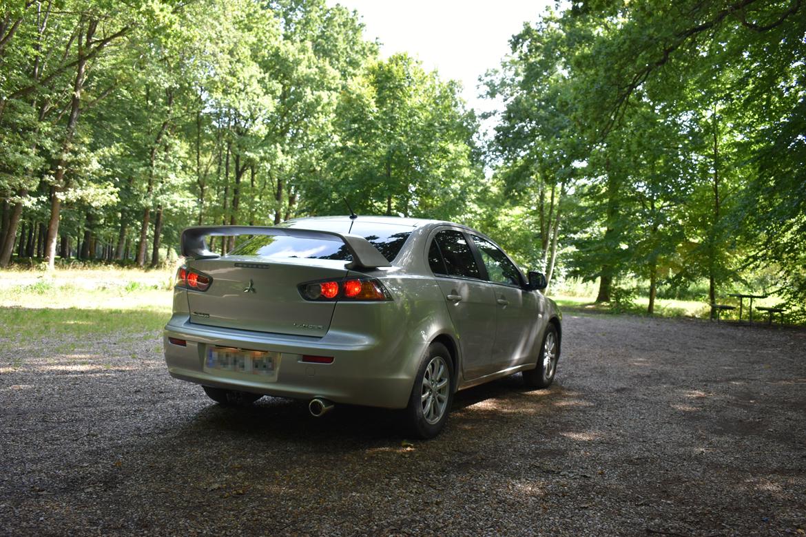 Mitsubishi Lancer X Sports Sedan billede 3