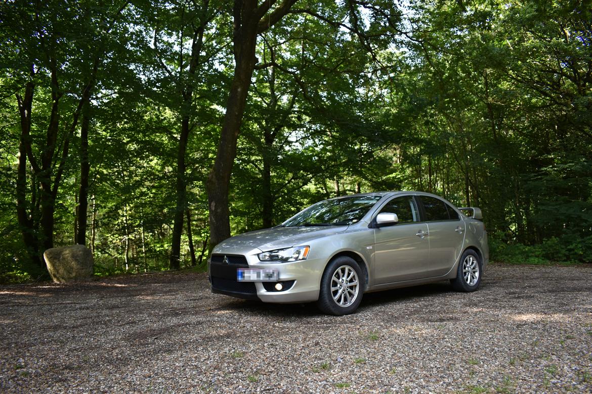 Mitsubishi Lancer X Sports Sedan billede 2