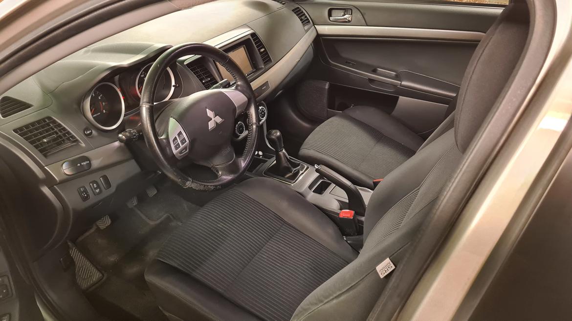 Mitsubishi Lancer X Sports Sedan billede 9