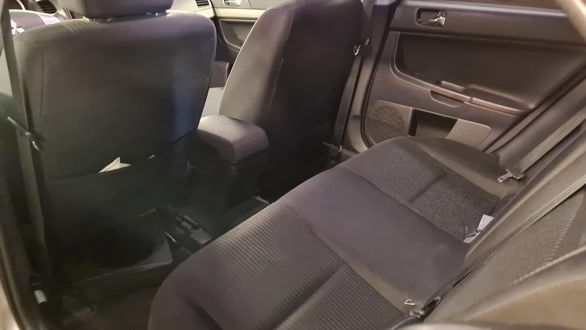 Mitsubishi Lancer X Sports Sedan billede 10