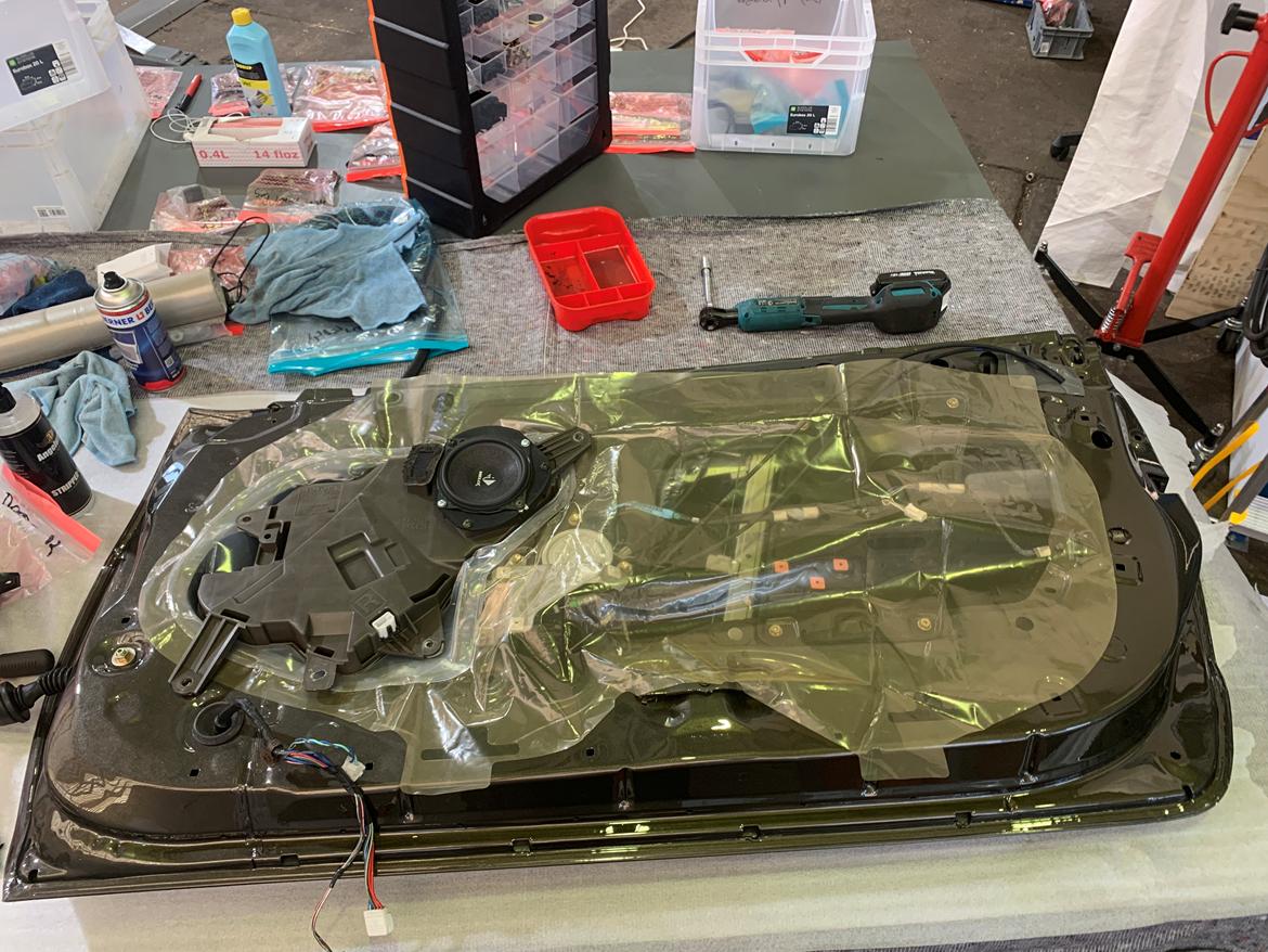 Toyota Supra MKIV (JZA80) TT Targa EU LHD 6 trins - Attention to detail: Originalt nyt plast sealer til døre, som er bare noget af det der er gået op i! billede 11