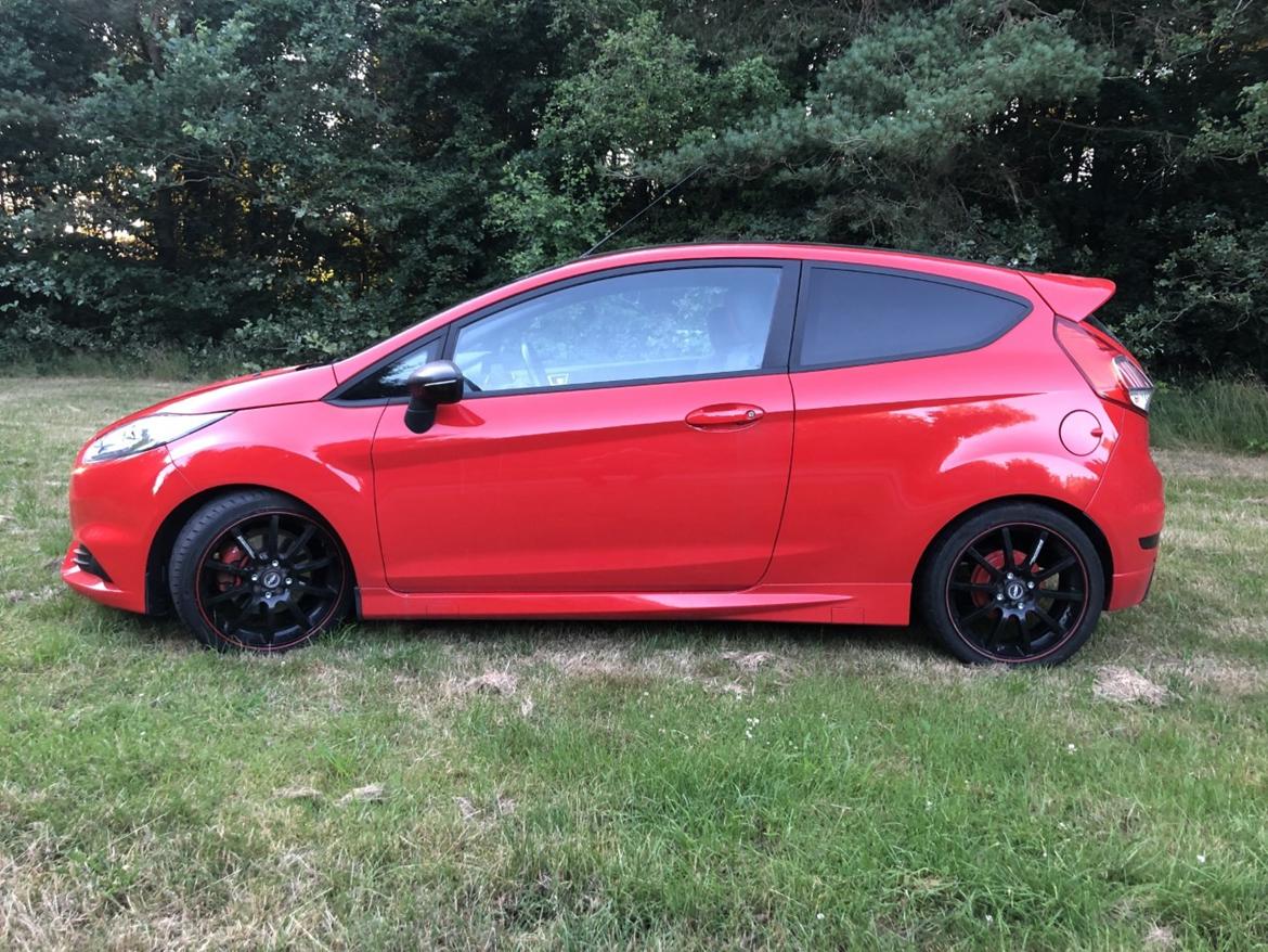 Ford Fiesta Red Edition 1,0 scti  - Sommeren 2021 billede 6