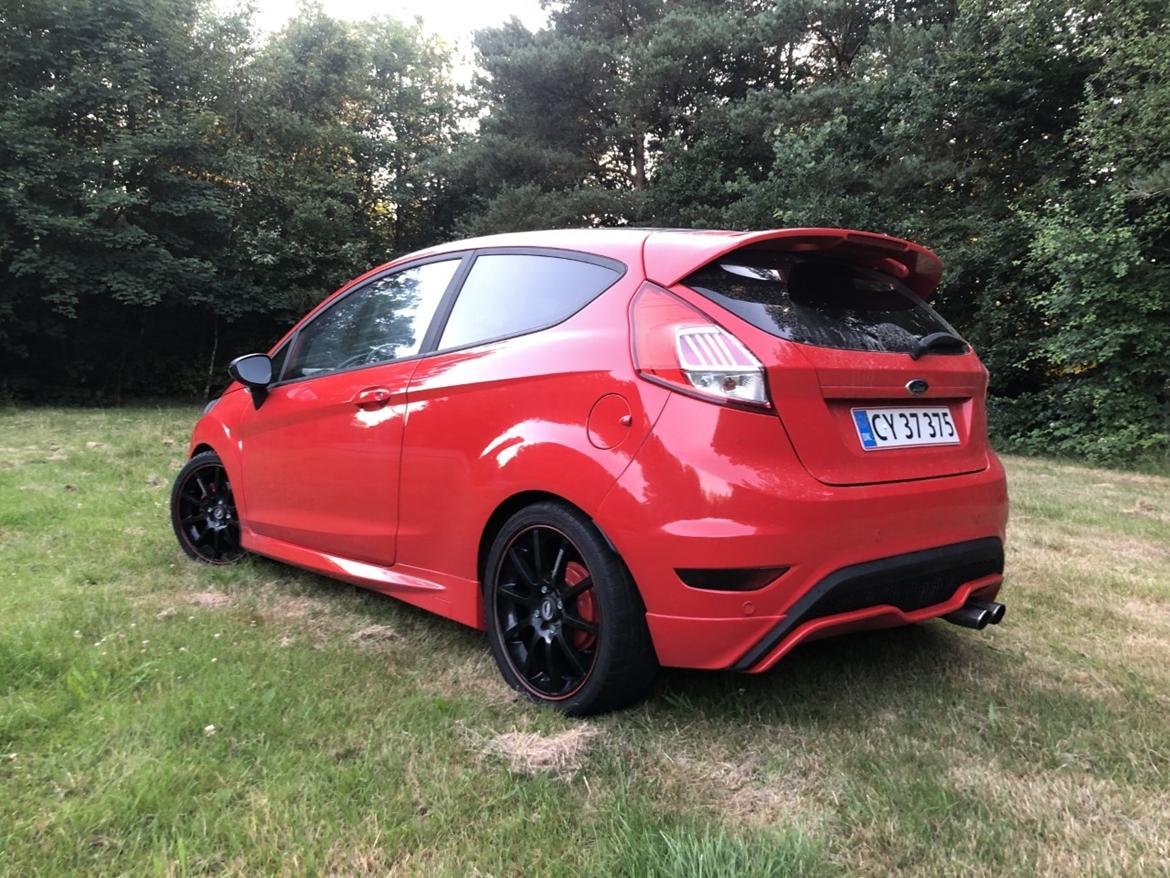 Ford Fiesta Red Edition 1,0 scti  - Sommeren 2021 billede 7