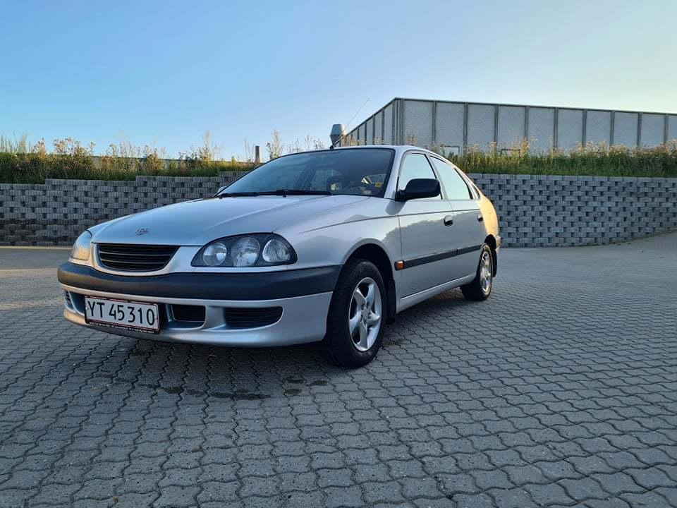 Toyota Avensis billede 1