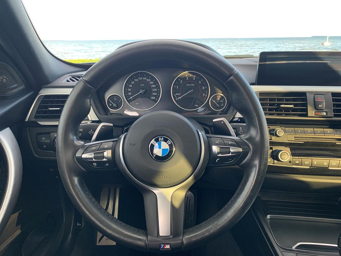 BMW F30 330e iPerformance billede 11