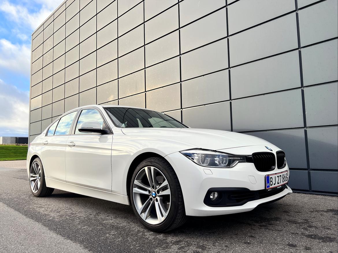 BMW 330e iPerformance billede 2
