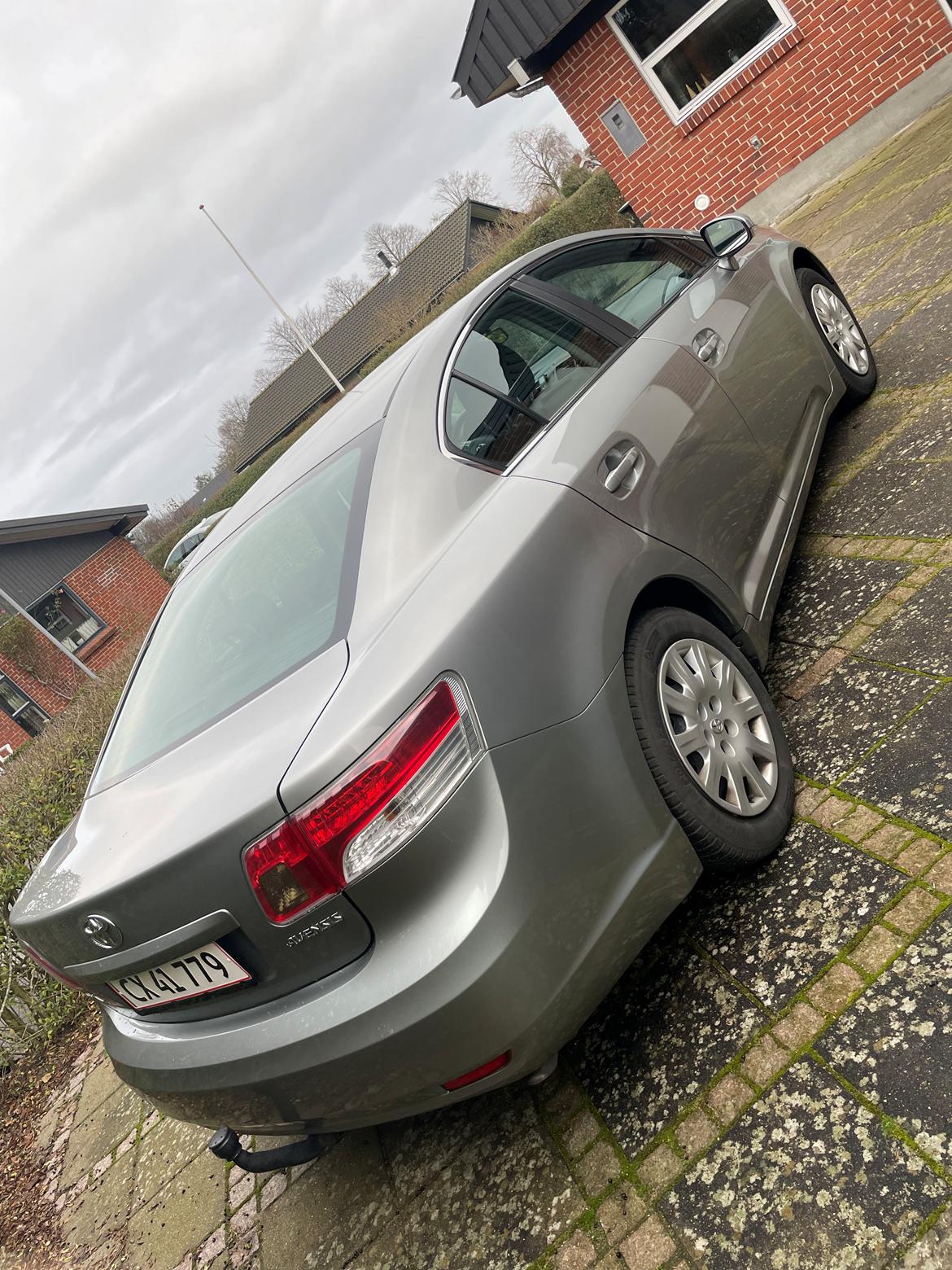 Toyota Avensis (Solgt) billede 4