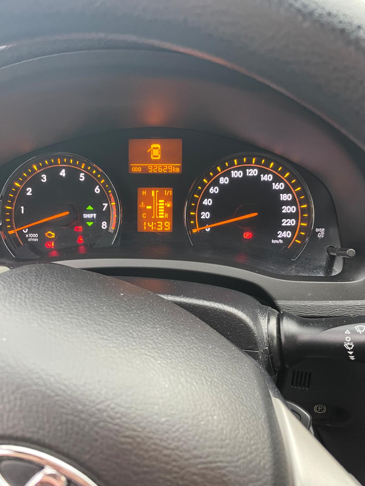 Toyota Avensis (Solgt) billede 8