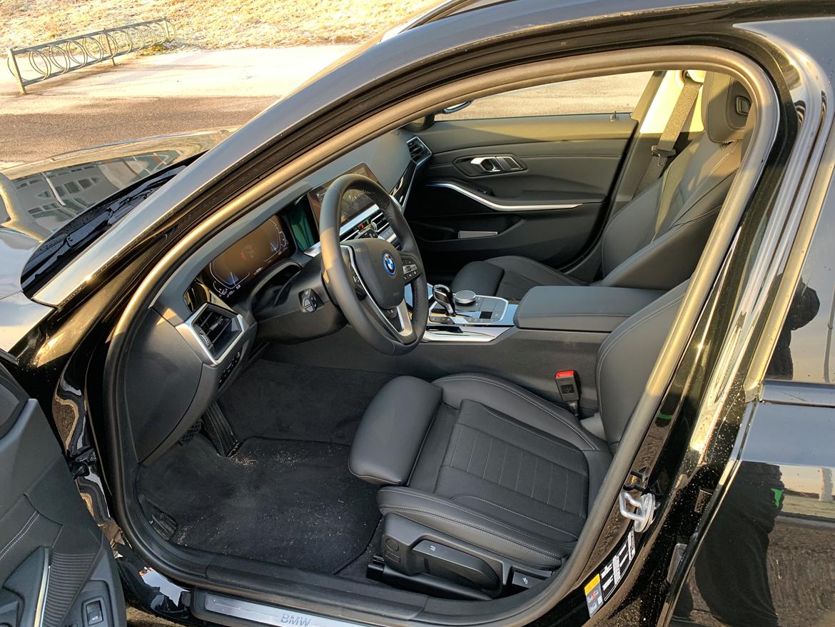 BMW 330e Touring billede 5