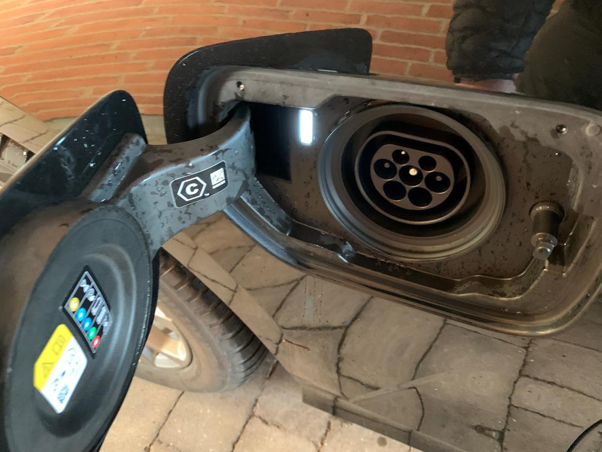 BMW 330e Touring billede 10