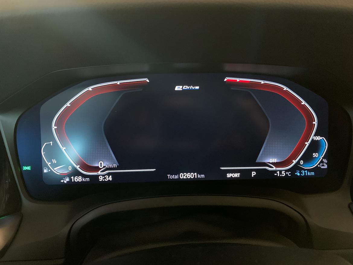 BMW 330e Touring billede 14