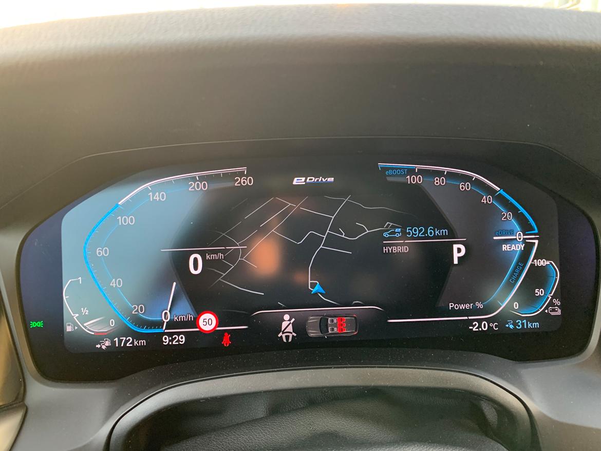 BMW 330e Touring billede 15