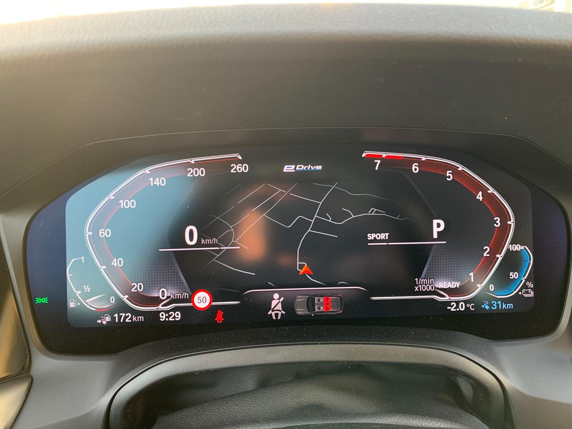 BMW 330e Touring billede 17