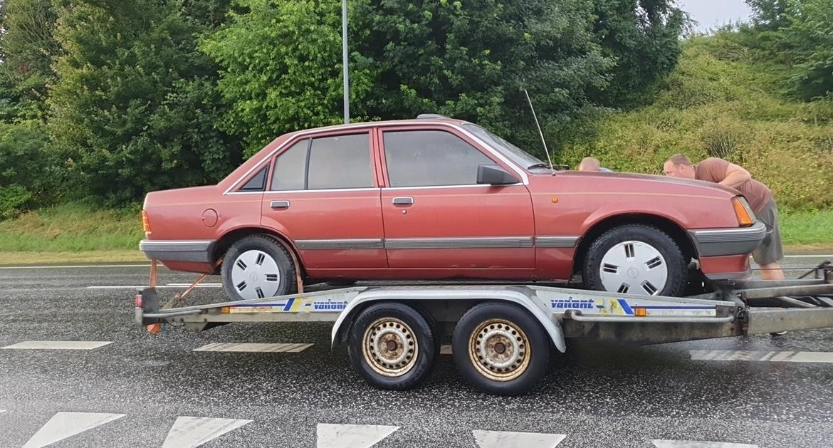 Opel rekord E2 billede 12