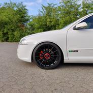 Skoda Octavia vRS 2,0 TDi DSG (SOLGT).